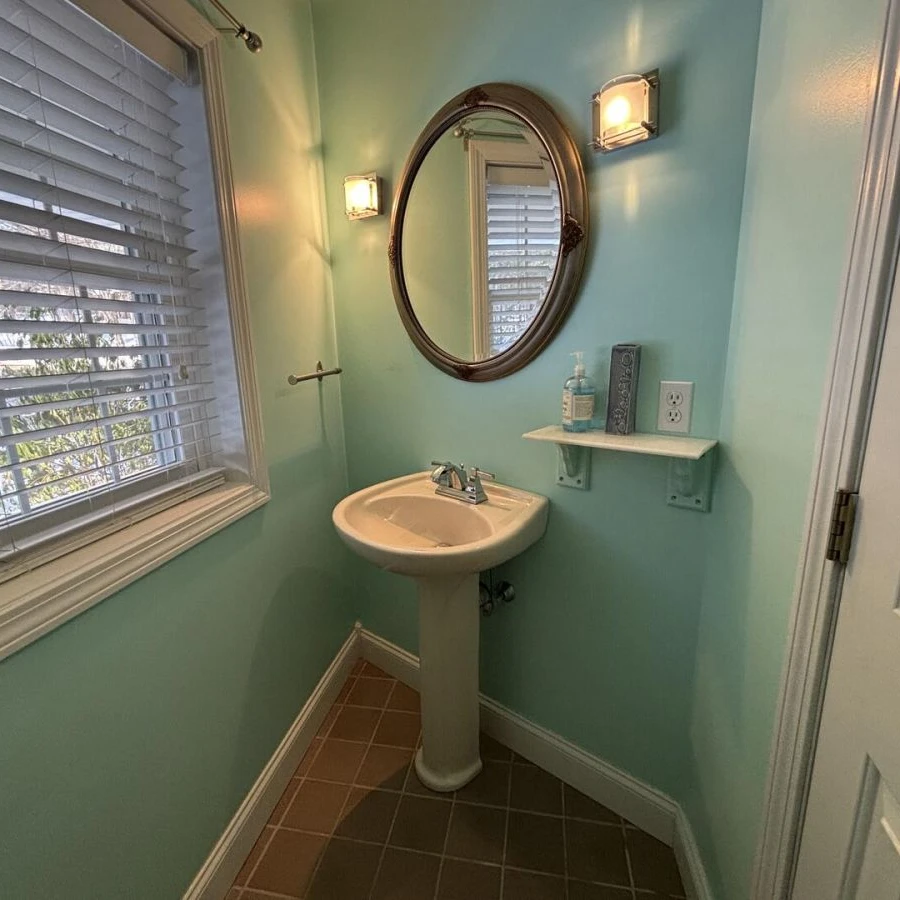 Jean Knapp Rentals-Half-Acre Coastal Retreat- Hot tub and walk to town!-image-15