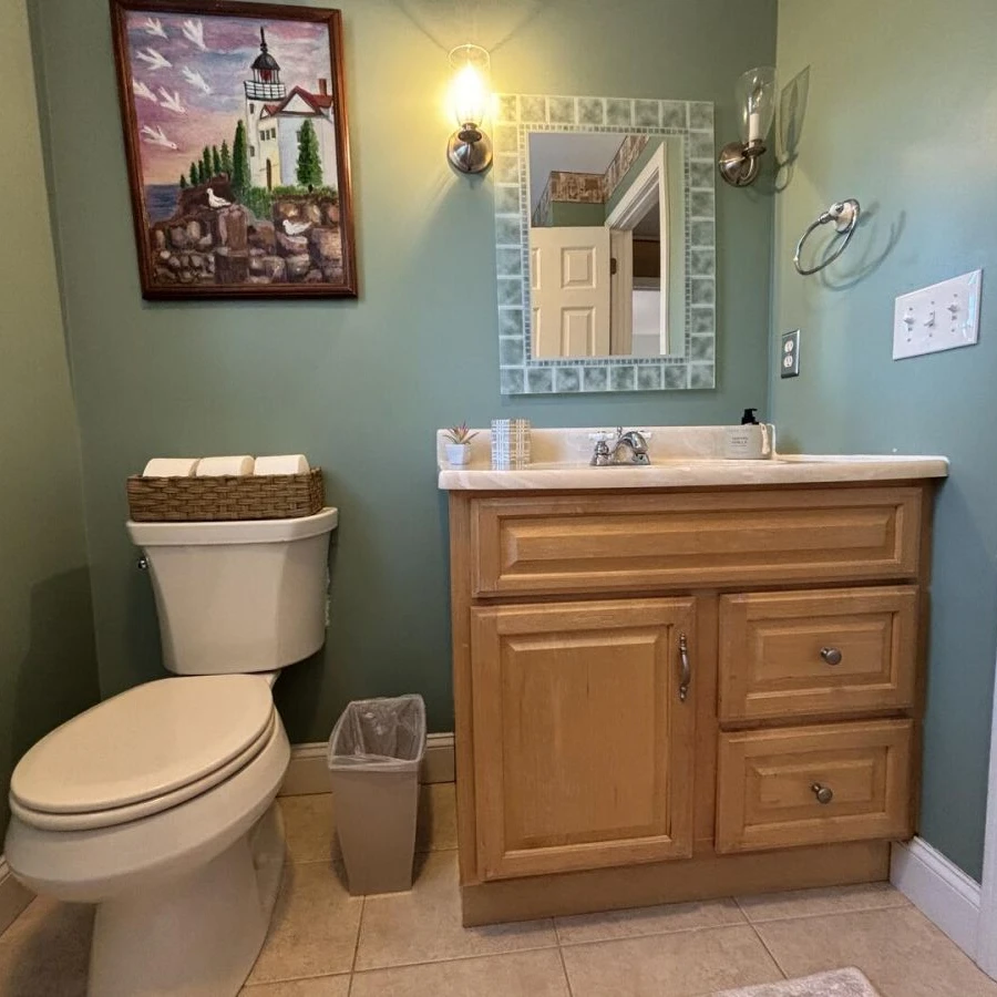 Jean Knapp Rentals-Half-Acre Coastal Retreat- Hot tub and walk to town!-image-24