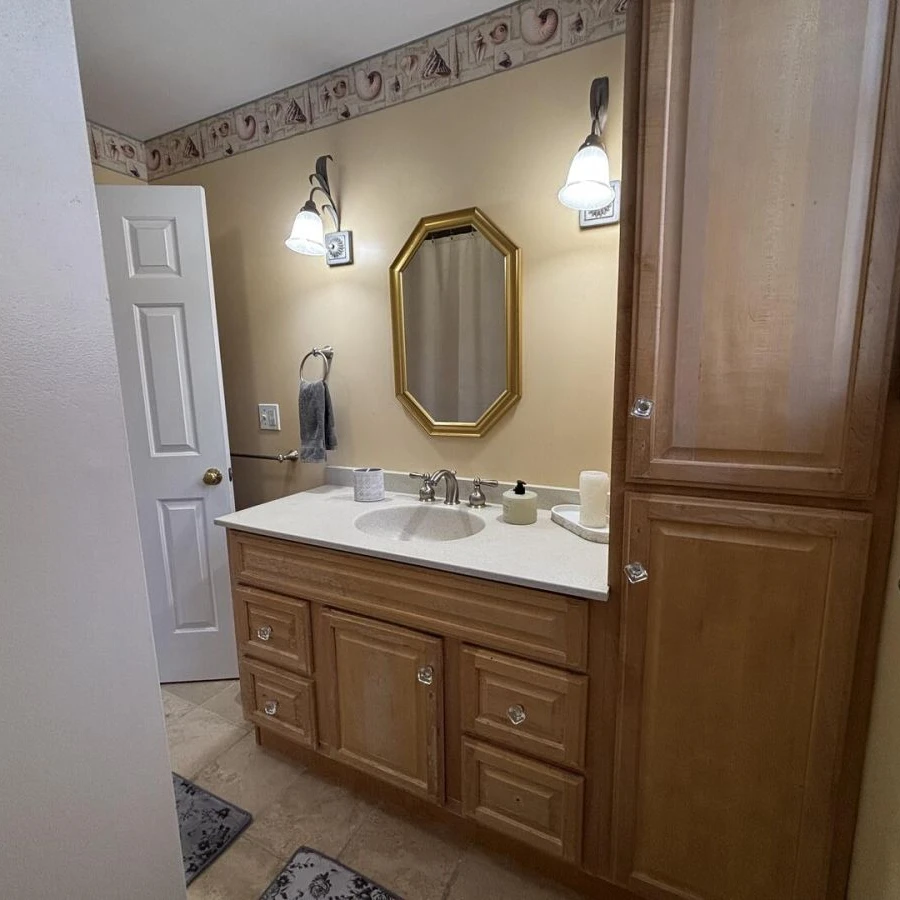 Jean Knapp Rentals-Half-Acre Coastal Retreat- Hot tub and walk to town!-image-33