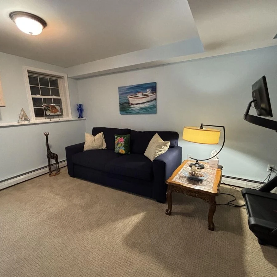 Jean Knapp Rentals-Half-Acre Coastal Retreat- Hot tub and walk to town!-image-34