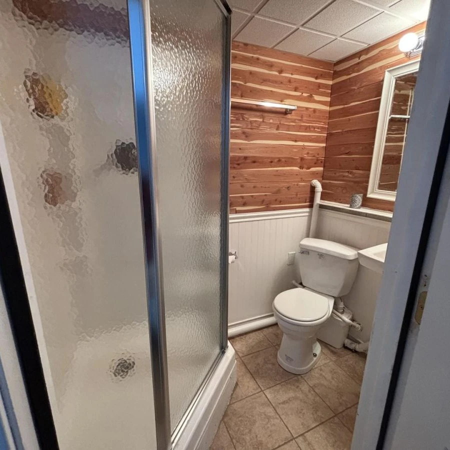 Jean Knapp Rentals-Half-Acre Coastal Retreat- Hot tub and walk to town!-image-37