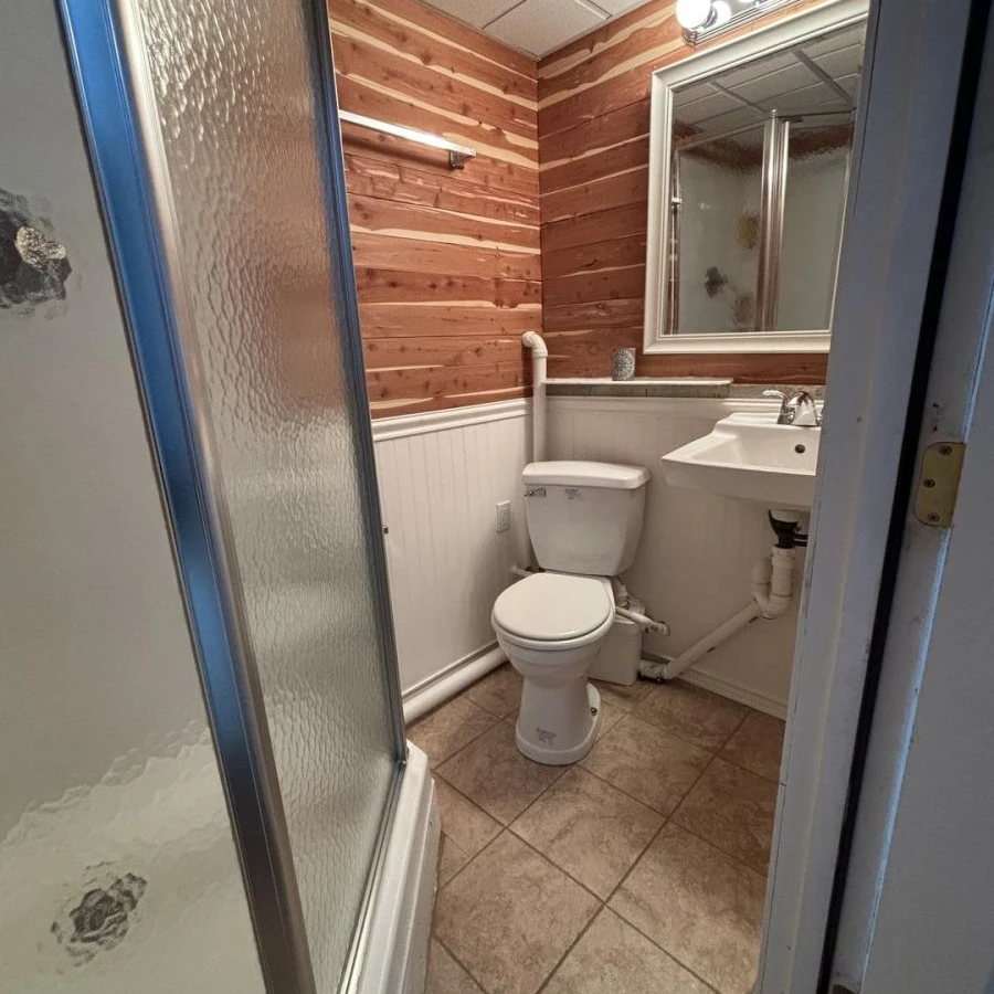 Jean Knapp Rentals-Half-Acre Coastal Retreat- Hot tub and walk to town!-image-38