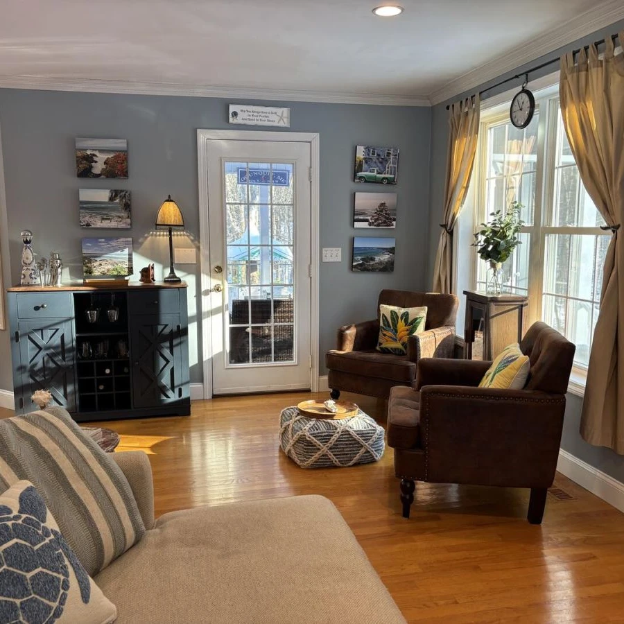Jean Knapp Rentals-Half-Acre Coastal Retreat- Hot tub and walk to town!-image-8