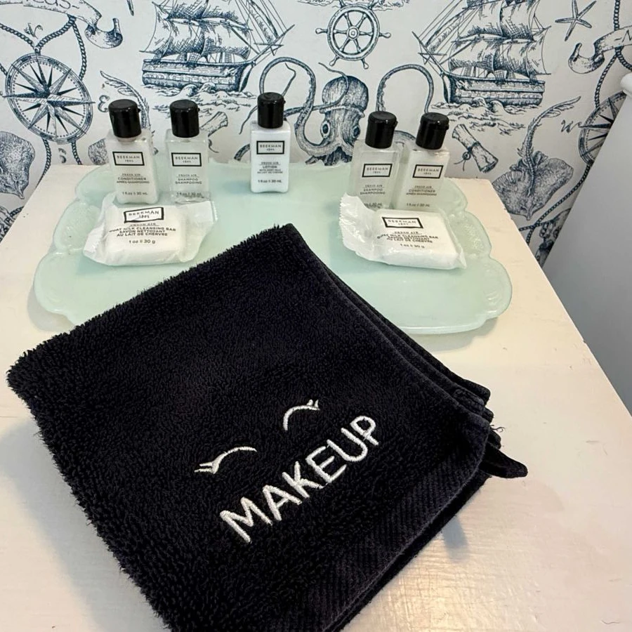 Jean Knapp Rentals-The Marginal Way Cottage-image-12