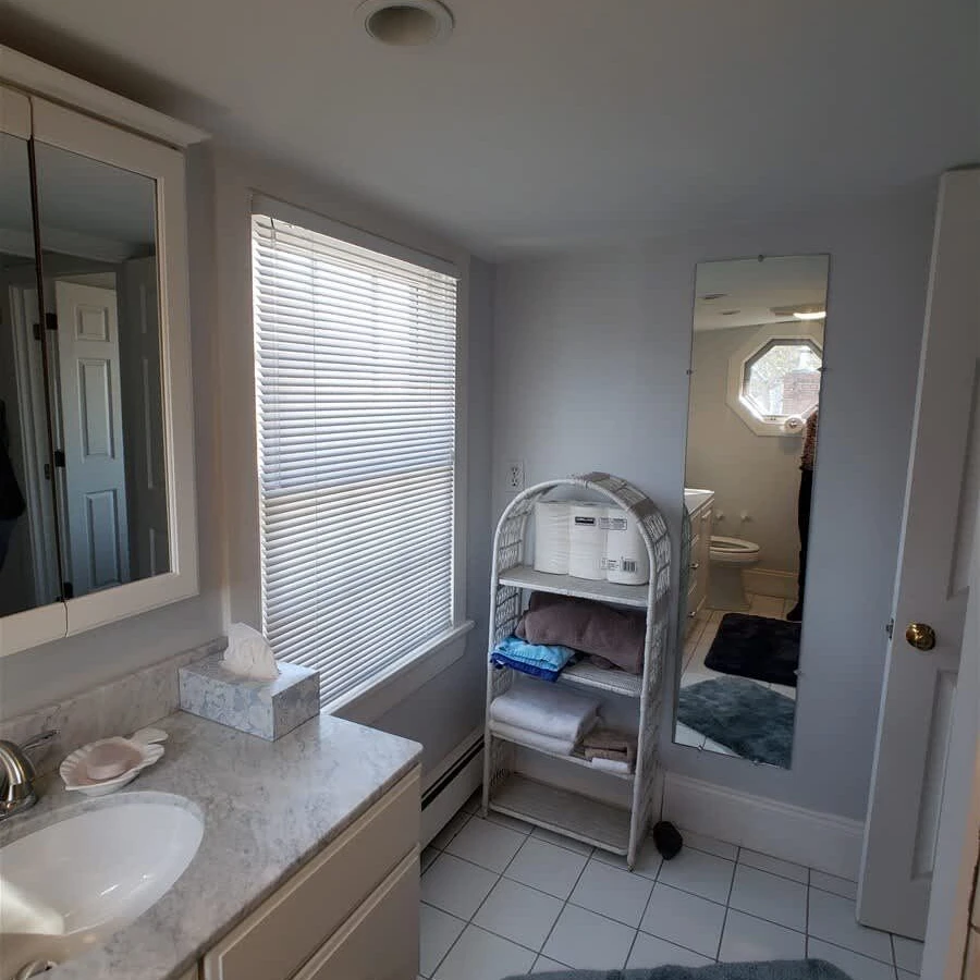 Jean Knapp Rentals-Bayview- 4Bedroom Footbridge Beach Family Home with Hot Tub!-image-27