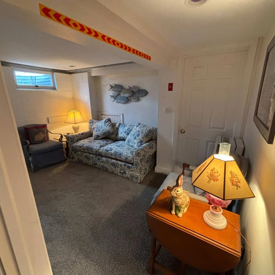 Jean Knapp Rentals-Bayview- 4Bedroom Footbridge Beach Family Home with Hot Tub!-image-32