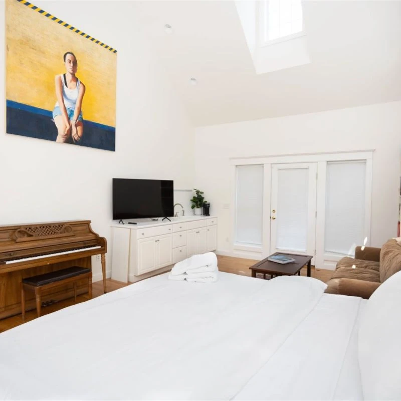 Jean Knapp Rentals-Magnificent Six Bedroom Ogunquit Estate!-image-11