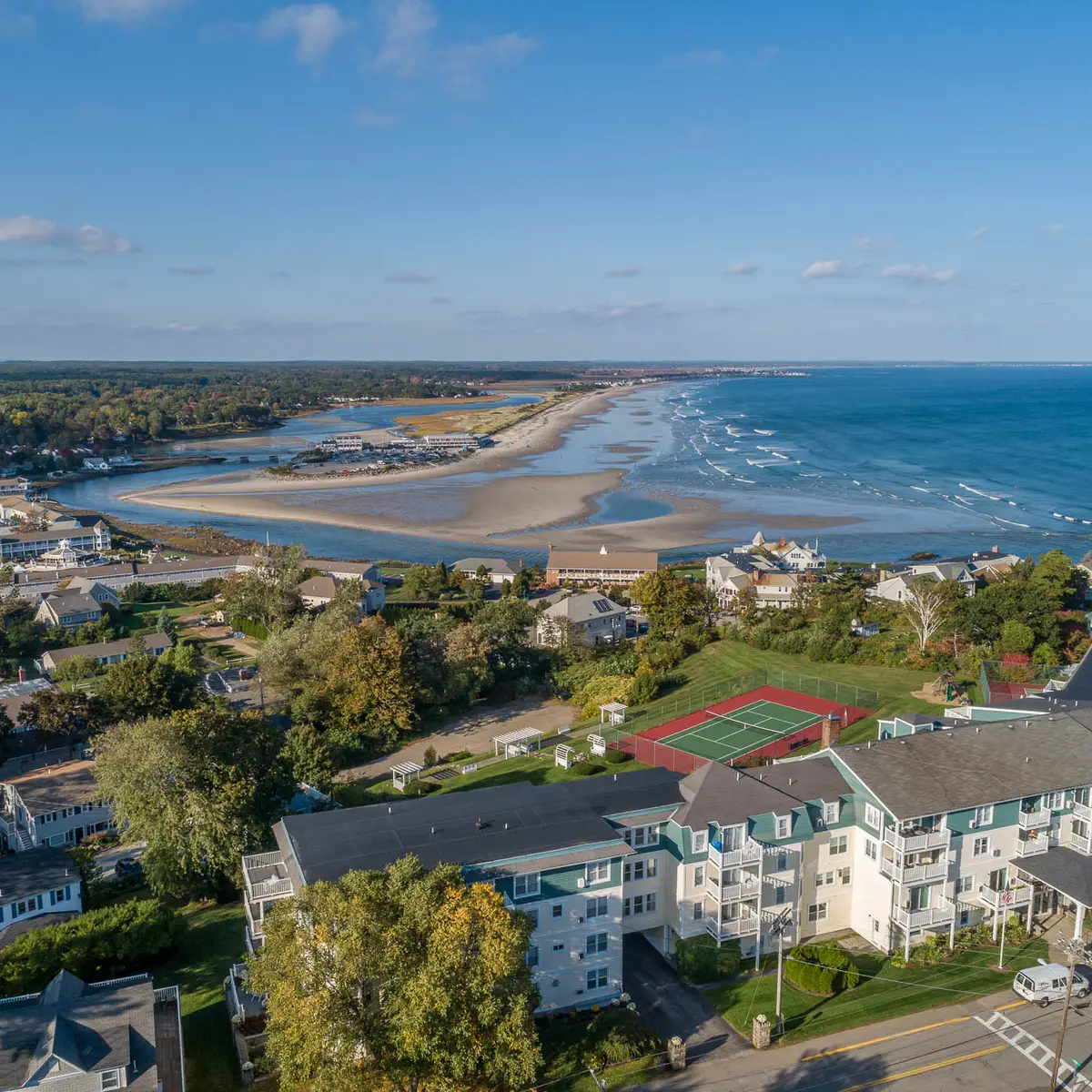 309 – Condominium Cottage – Fun in the Pool or Surf.