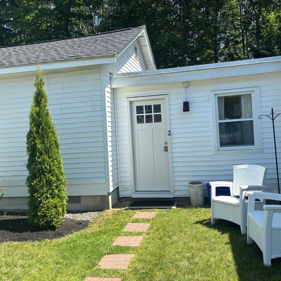 Jean Knapp Rentals-Diane’s Garden Room-image-15