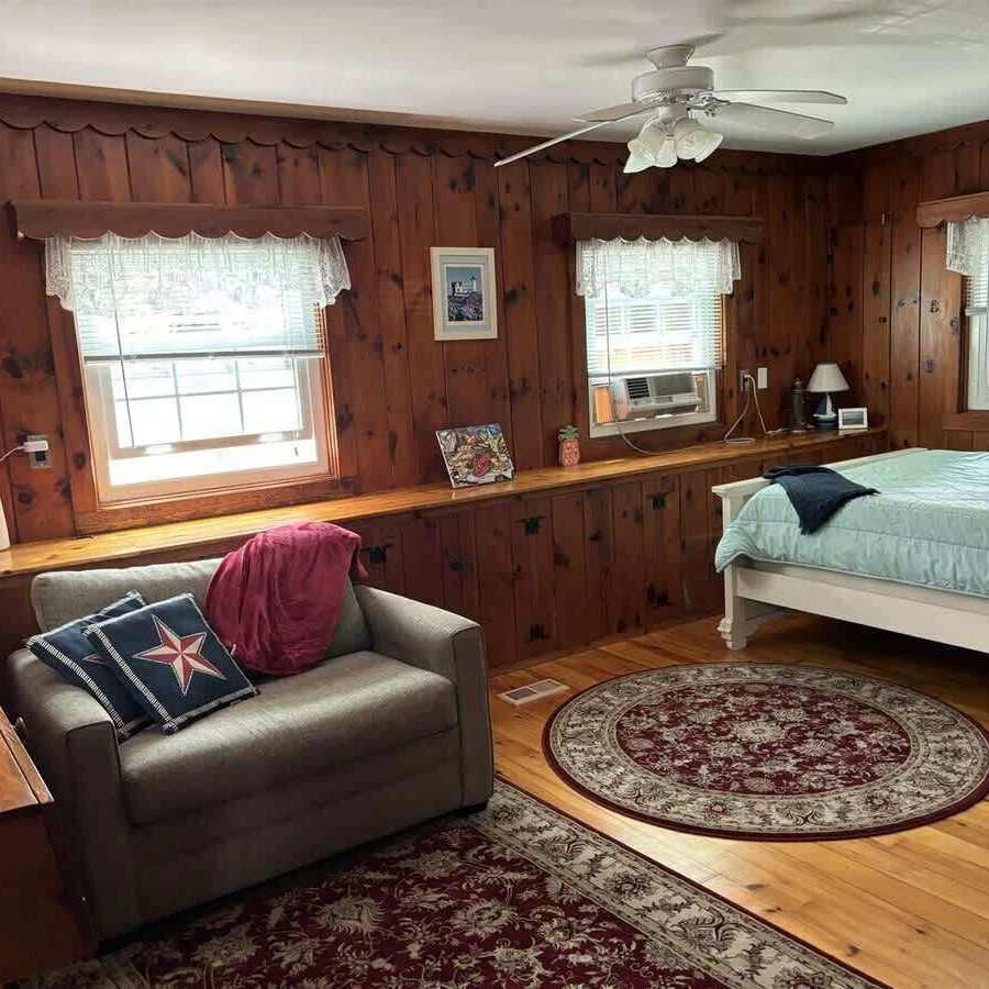 Jean Knapp Rentals-Ogunquit's Cottage! -image-9