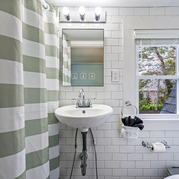 Jean Knapp Rentals-Beautiful inn, Lighthouse Landing. #3 Sea Glass-image-9