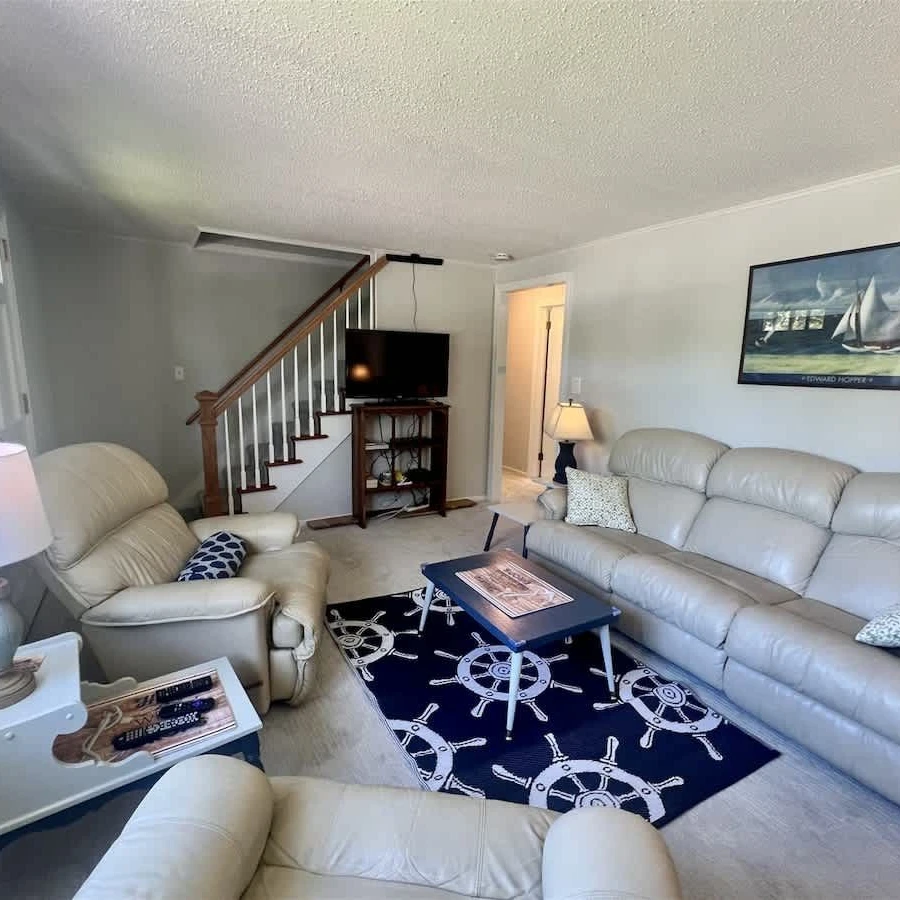 Jean Knapp Rentals-24 Riverbank Road. Footbridge Beach 5 bedroom Family Cape!-image-13