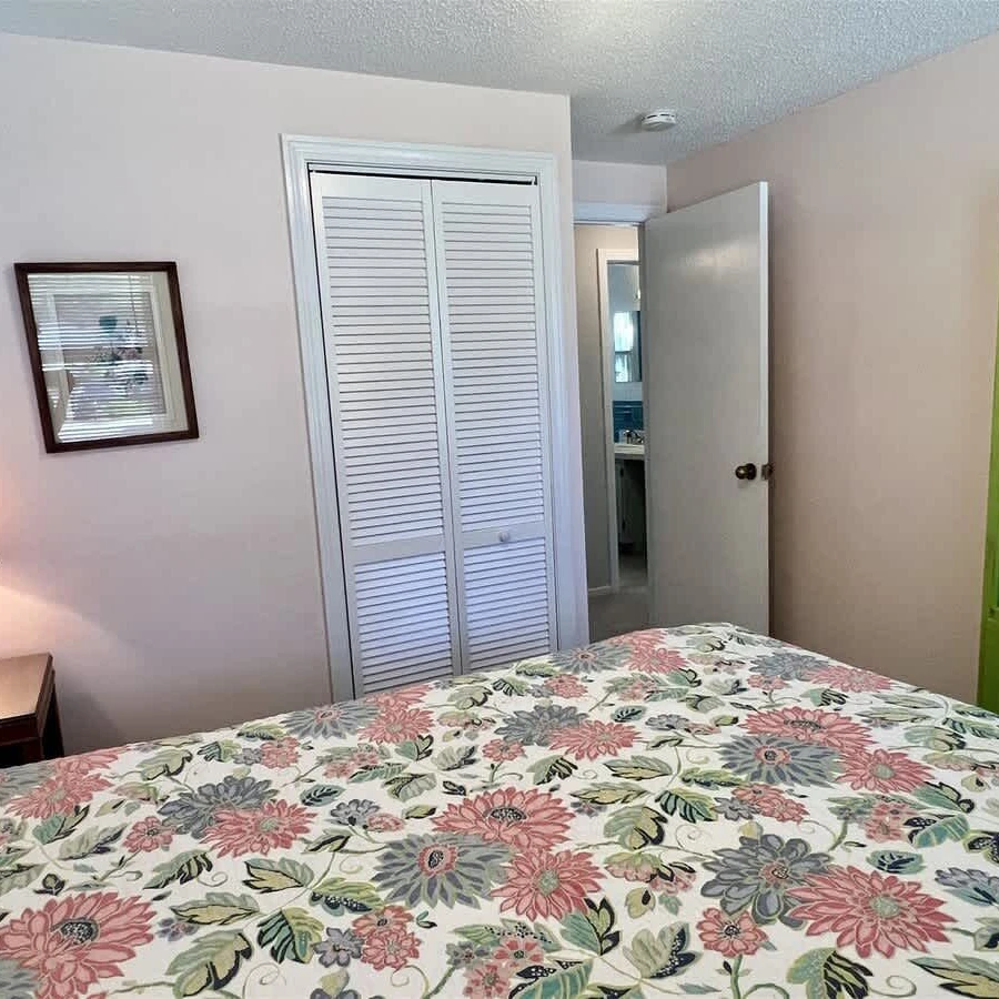 Jean Knapp Rentals-24 Riverbank Road. Footbridge Beach 5 bedroom Family Cape!-image-21