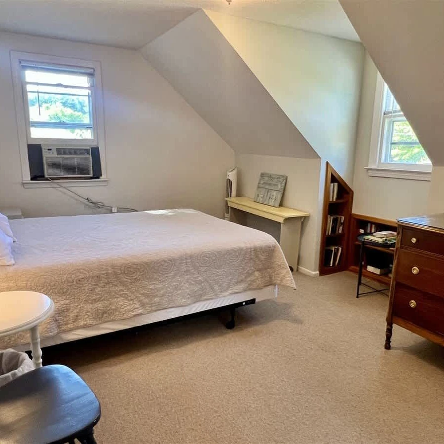 Jean Knapp Rentals-24 Riverbank Road. Footbridge Beach 5 bedroom Family Cape!-image-27