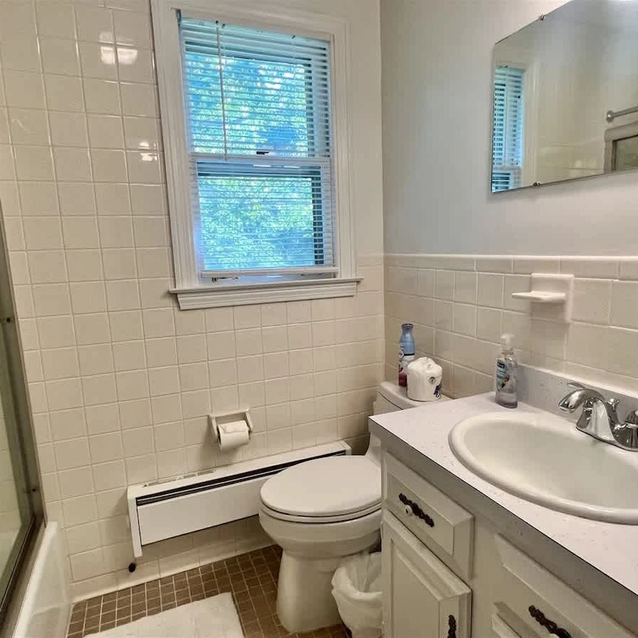 Jean Knapp Rentals-24 Riverbank Road. Footbridge Beach 5 bedroom Family Cape!-image-30