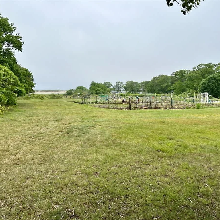 Jean Knapp Rentals-24 Riverbank Road. Footbridge Beach 5 bedroom Family Cape!-image-34