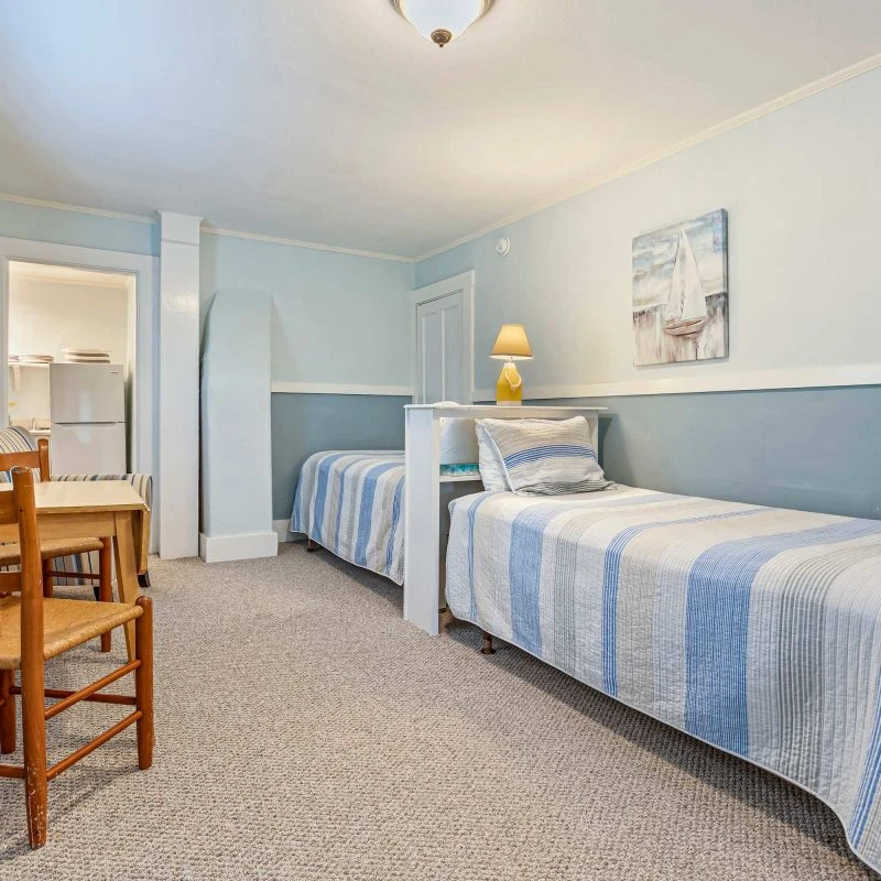 Jean Knapp Rentals-Beautiful inn, Lighthouse Landing. #2 Sea Cliffs-image-12