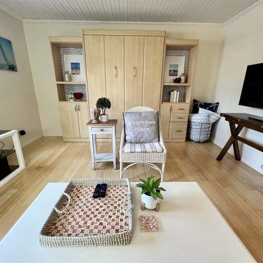 Jean Knapp Rentals-Cozy Downtown Ogunquit Condo!-image-11