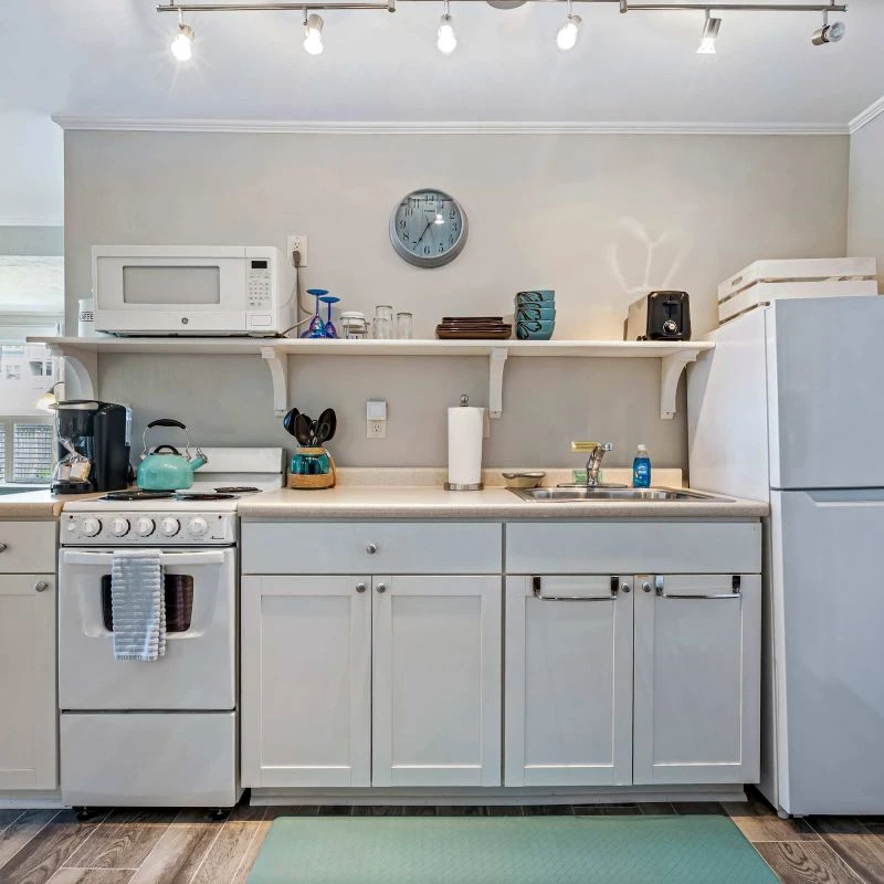 Jean Knapp Rentals-Beautiful inn, Lighthouse Landing. #1 Ocean Cove-image-13