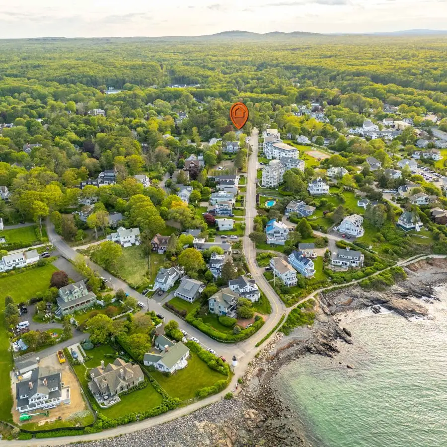 Jean Knapp Rentals-Beautiful inn, Lighthouse Landing. #1 Ocean Cove-image-42