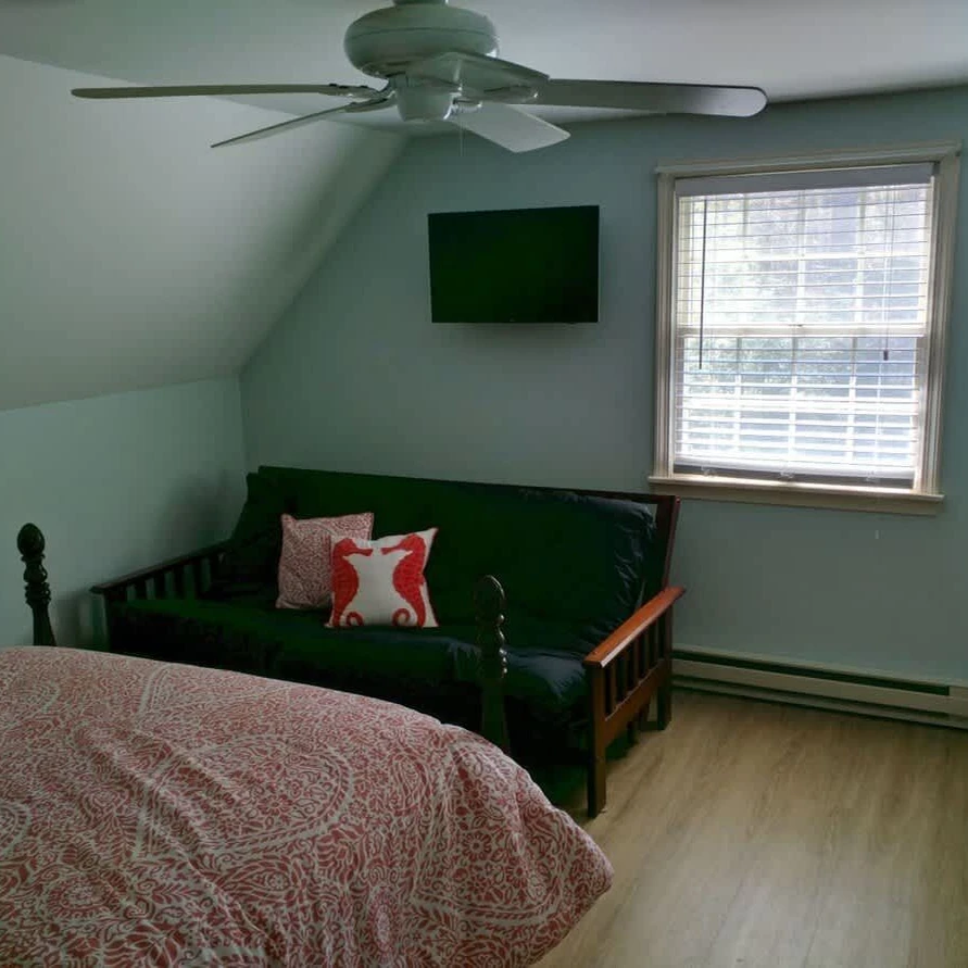 Futon in bedroom 4