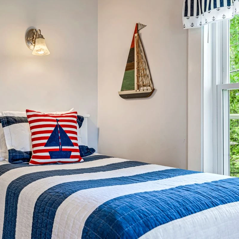 Jean Knapp Rentals-Beautiful inn, Lighthouse Landing. #4 Starfish-image-14