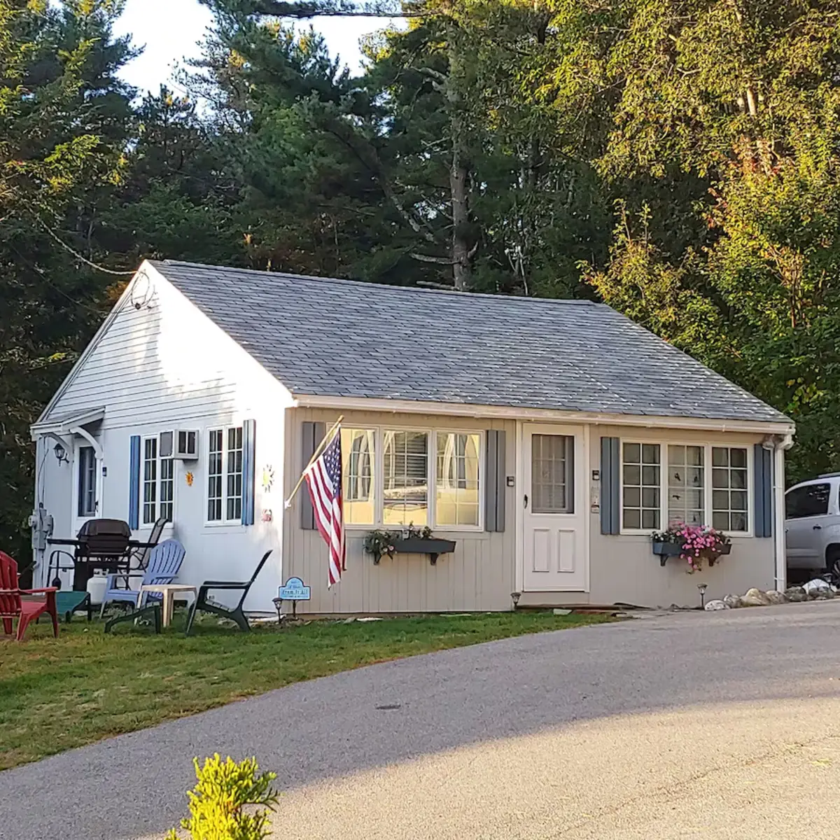 Ogunquit Cottage - Walking distance to Beach & Town