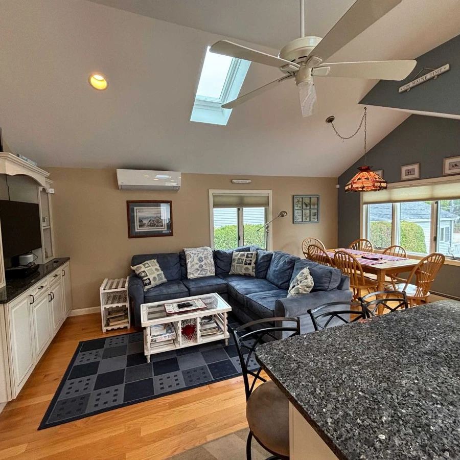 Jean Knapp Rentals-Ocean Street Paradise! Walk to Footbridge Beach with Family-image-11