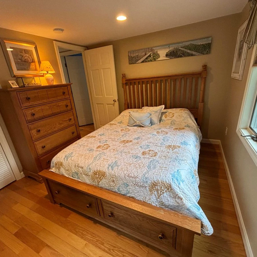 Jean Knapp Rentals-Ocean Street Paradise! Walk to Footbridge Beach with Family-image-16