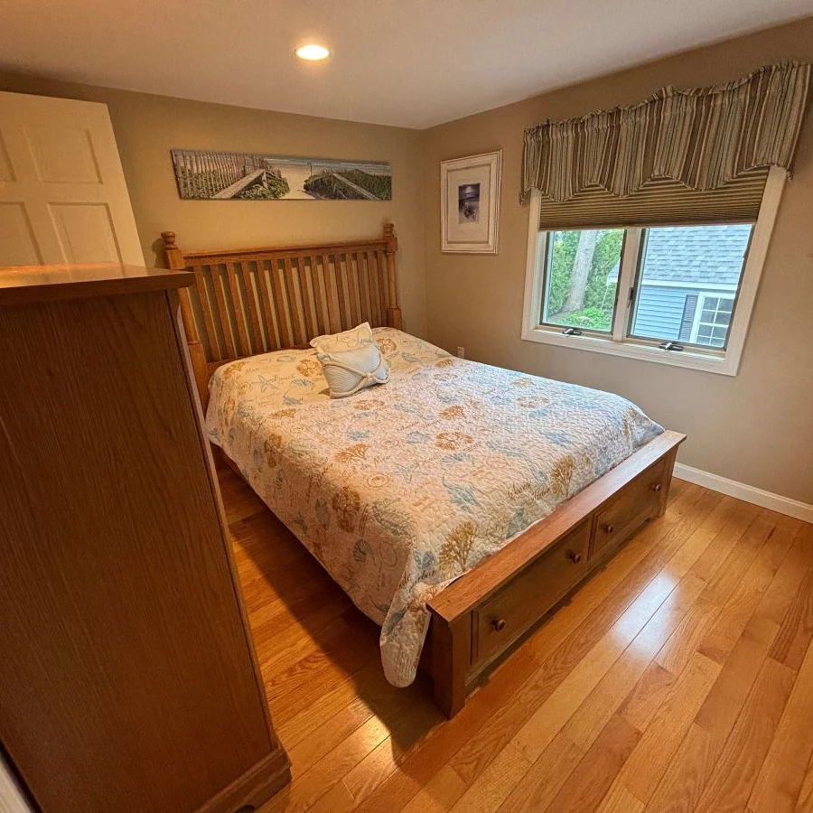 Jean Knapp Rentals-Ocean Street Paradise! Walk to Footbridge Beach with Family-image-17