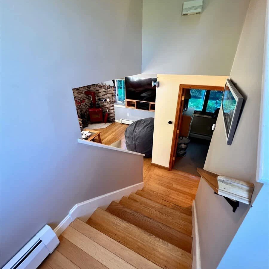 Jean Knapp Rentals-Ocean Street Paradise! Walk to Footbridge Beach with Family-image-23