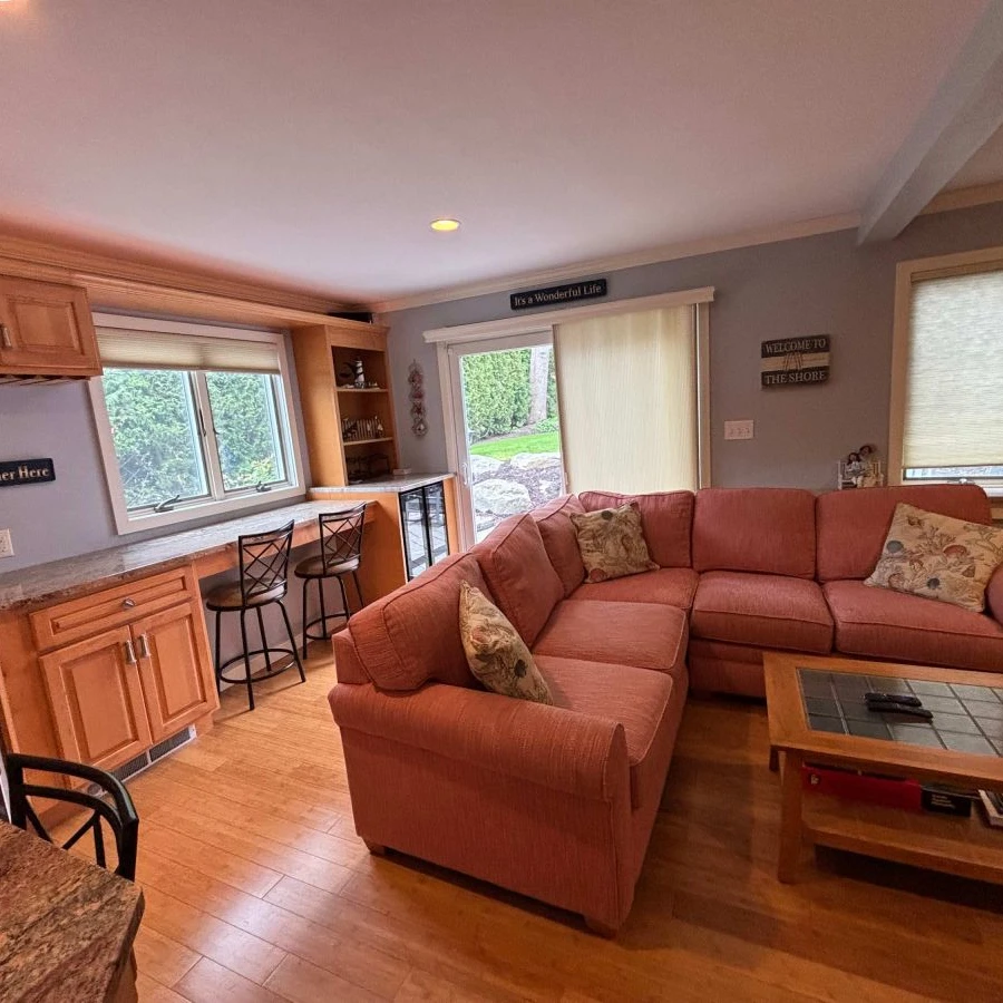 Jean Knapp Rentals-Ocean Street Paradise! Walk to Footbridge Beach with Family-image-27