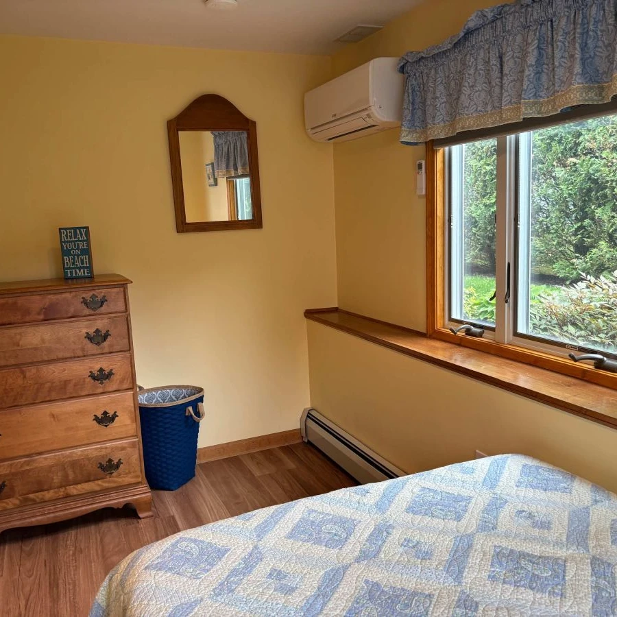 Jean Knapp Rentals-Ocean Street Paradise! Walk to Footbridge Beach with Family-image-32