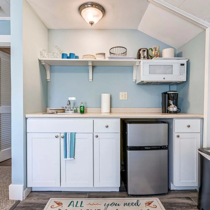 Jean Knapp Rentals-Beautiful Inn, Lighthouse Landing. Sleeps 18-20-image-51