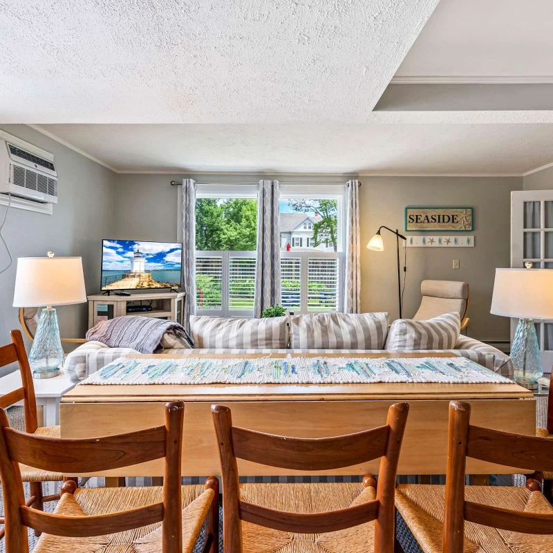 Jean Knapp Rentals-Beautiful Inn, Lighthouse Landing. Sleeps 18-20-image-68