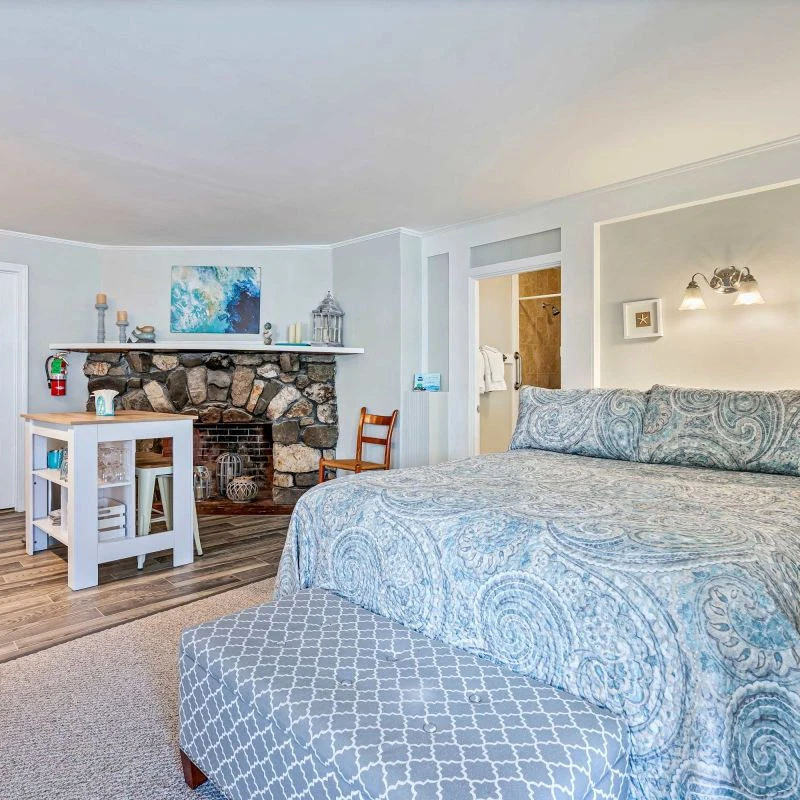 Jean Knapp Rentals-Beautiful Inn, Lighthouse Landing. Sleeps 18-20-image-70