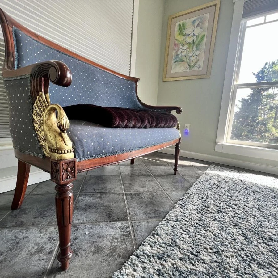 Jean Knapp Rentals-The Tree Top Apartment: Spacious 2 Bedroom Apt -image-20