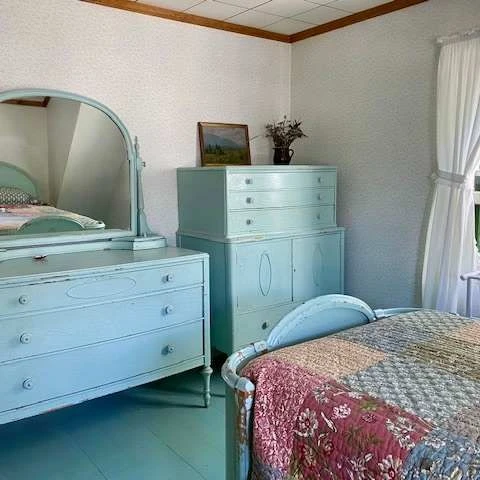 Jean Knapp Rentals-The Lincoln Cottage - 1905 Shingle Style Cottage-image-17