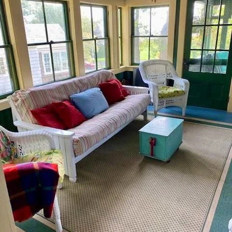 Jean Knapp Rentals-The Lincoln Cottage - 1905 Shingle Style Cottage-image-25