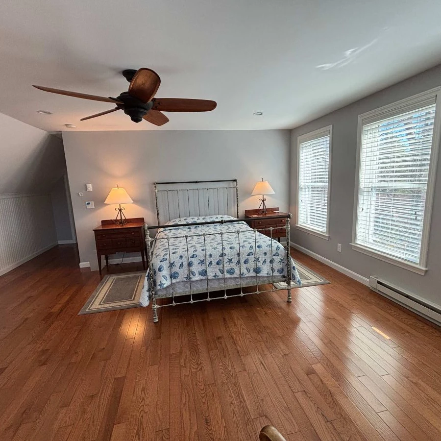 Jean Knapp Rentals-Highland Ave -Ogunquit Beach Town Rental -  Walk to town with your family and Fur baby!-image-25