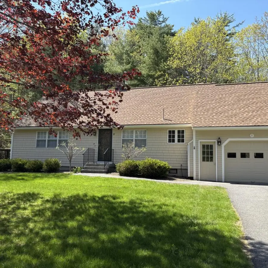 Jean Knapp Rentals-4bd Ocean Meadows Townhouse in Ogunquit with Pool. -image-33