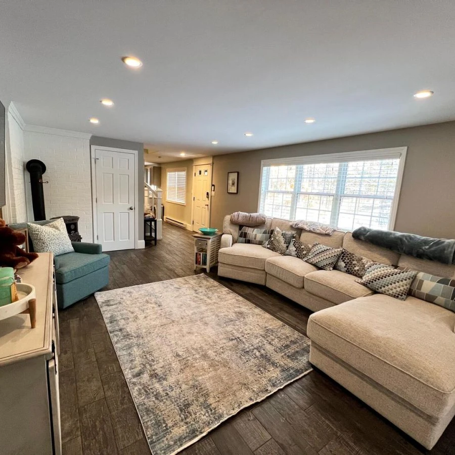 Jean Knapp Rentals-4bd Ocean Meadows Townhouse in Ogunquit with Pool. -image-4