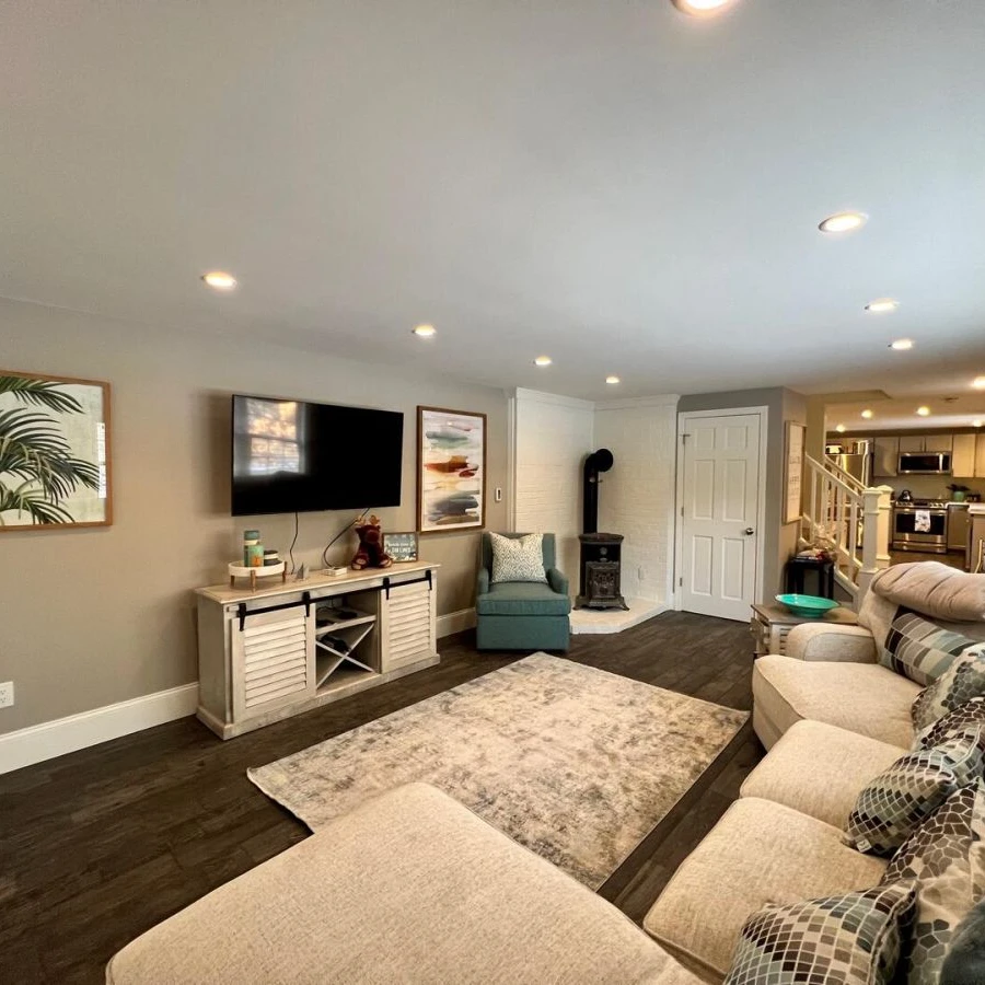 Jean Knapp Rentals-4bd Ocean Meadows Townhouse in Ogunquit with Pool. -image-5