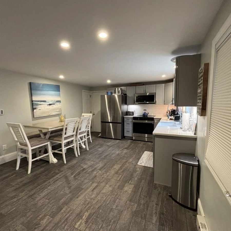 Jean Knapp Rentals-4bd Ocean Meadows Townhouse in Ogunquit with Pool. -image-6