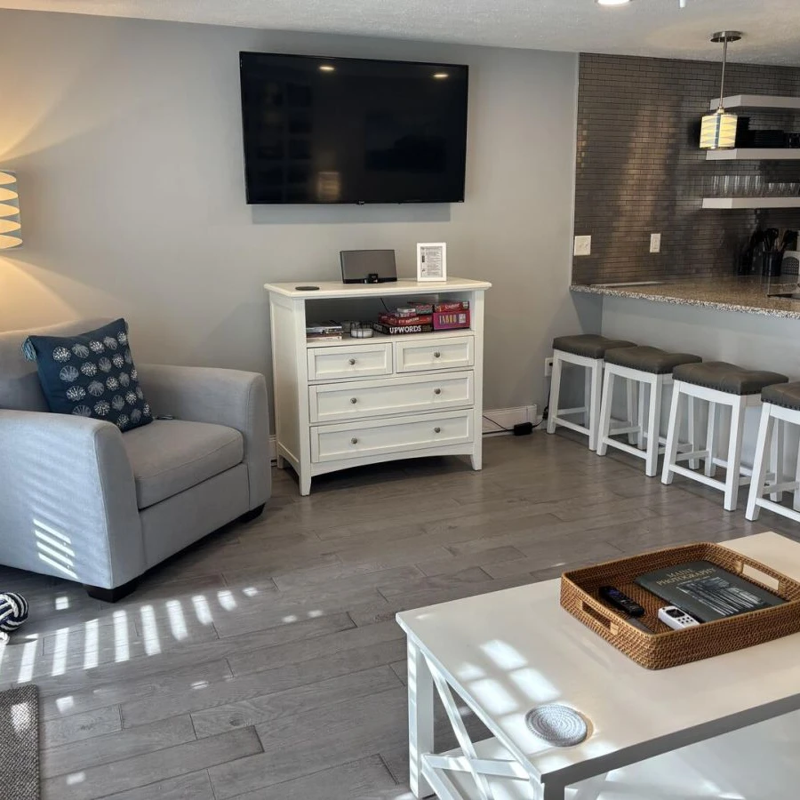 Jean Knapp Rentals-Ocean Towers 116-image-10