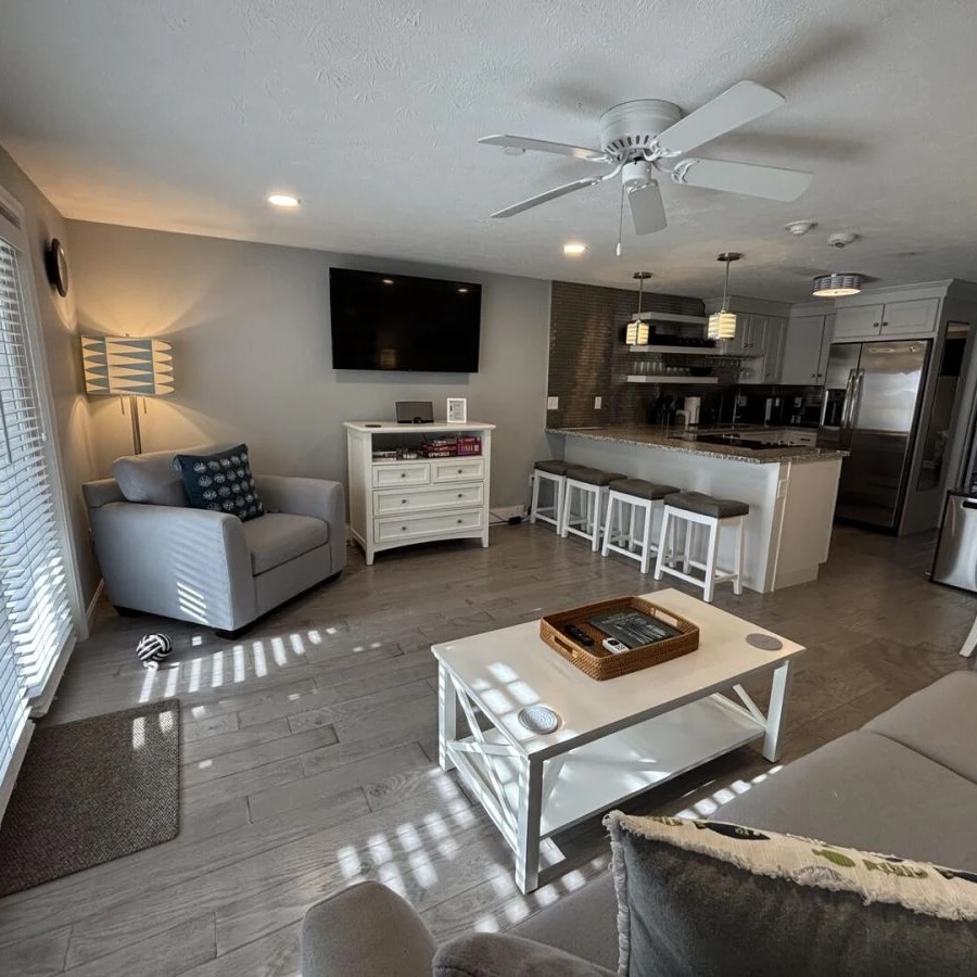 Jean Knapp Rentals-Ocean Towers 116-image-2