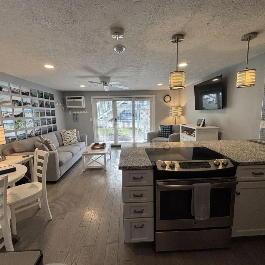 Jean Knapp Rentals-Ocean Towers 116-image-3