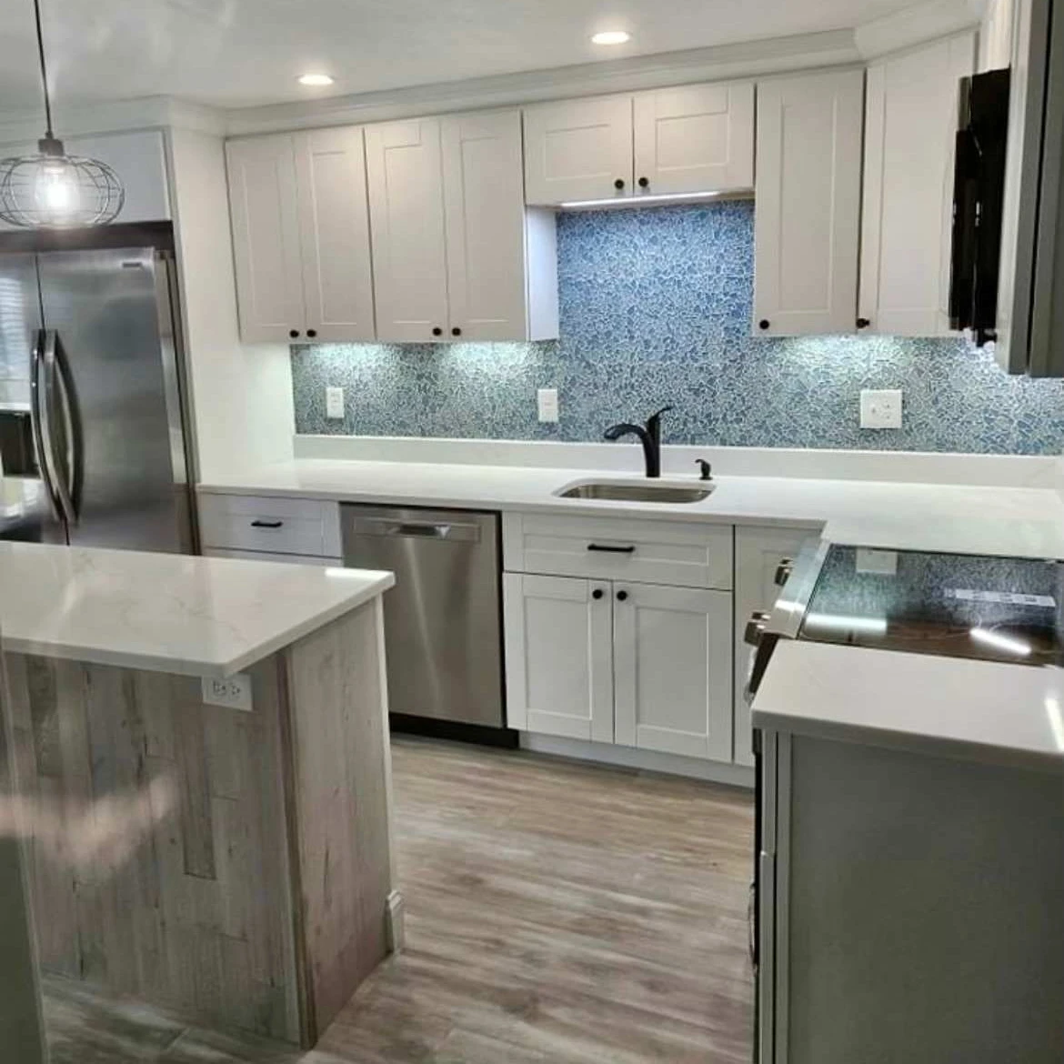 Jean Knapp Rentals-Ocean Towers Condo #111 with access to a Pool!-image-11