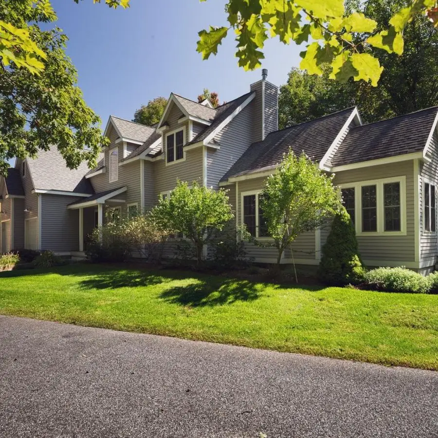 Jean Knapp Rentals-38 Blue Heron, Ogunquit - Walk to town and beach!-image-2