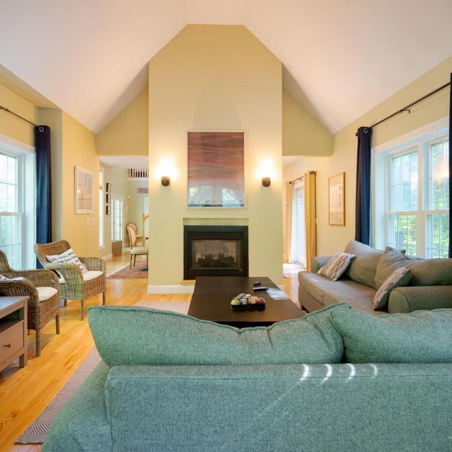 Jean Knapp Rentals-38 Blue Heron, Ogunquit - Walk to town and beach!-image-4